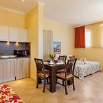 Dreambg Apartments In Santa Marina شقة فندقية سوزوبول