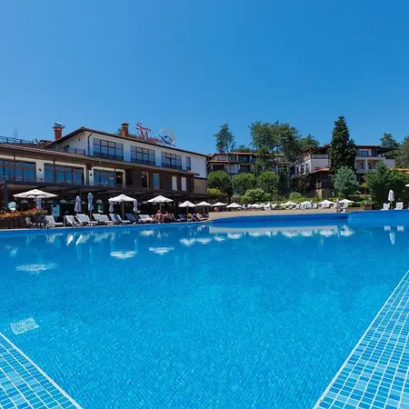 Ξενοδοχείο με διαμερίσματα Dreambg Apartments In Santa Marina