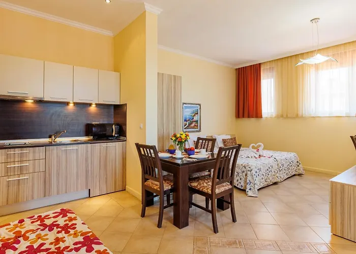 Dreambg Apartments In Santa Marina Apartmanhotel Szozopol