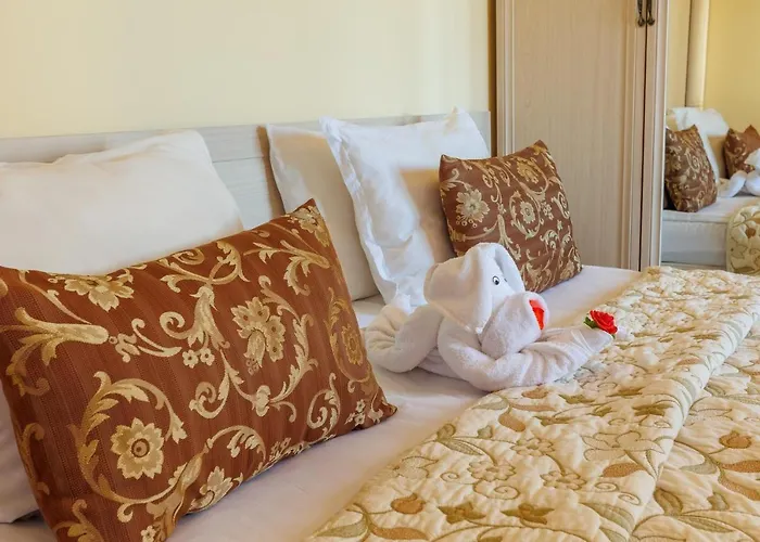 Dreambg Apartments In Santa Marina 3*