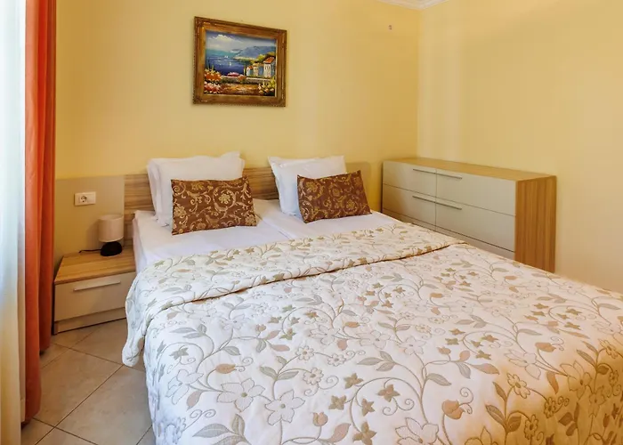 Apartmanhotel Dreambg Apartments In Santa Marina