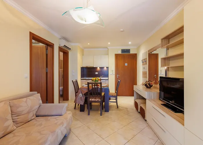 Apartmanhotel Dreambg Apartments In Santa Marina 3*