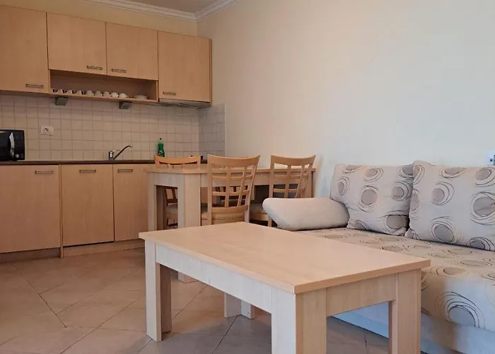 Dreambg Apartments In Santa Marina 3*